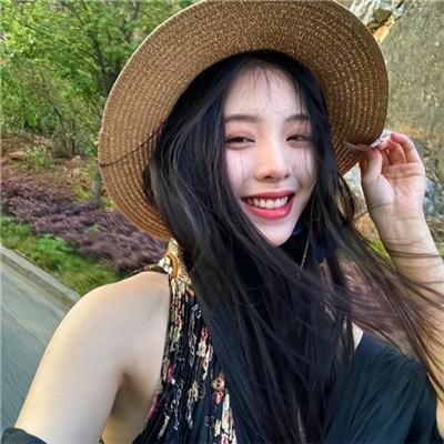 沙滩上的夏娃